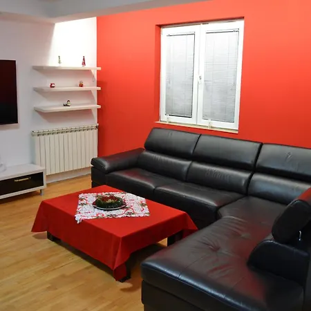 Апартаменти Luxury In Downtown