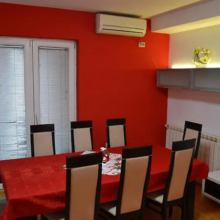 Апартаменти Luxury In Downtown *